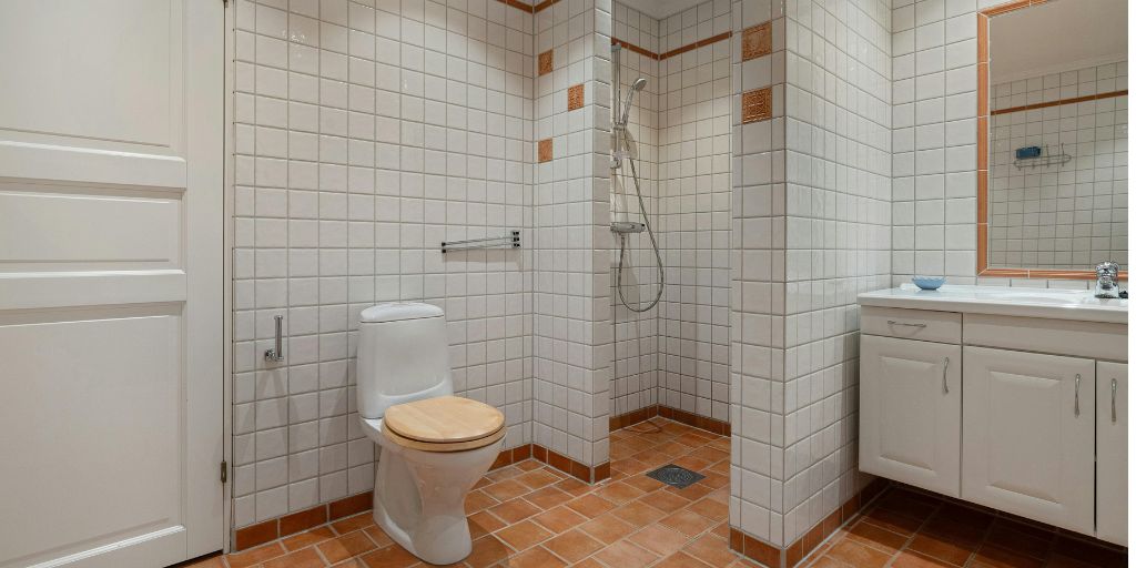 Bathroom Wall Tiles: Which One Is Right for You?